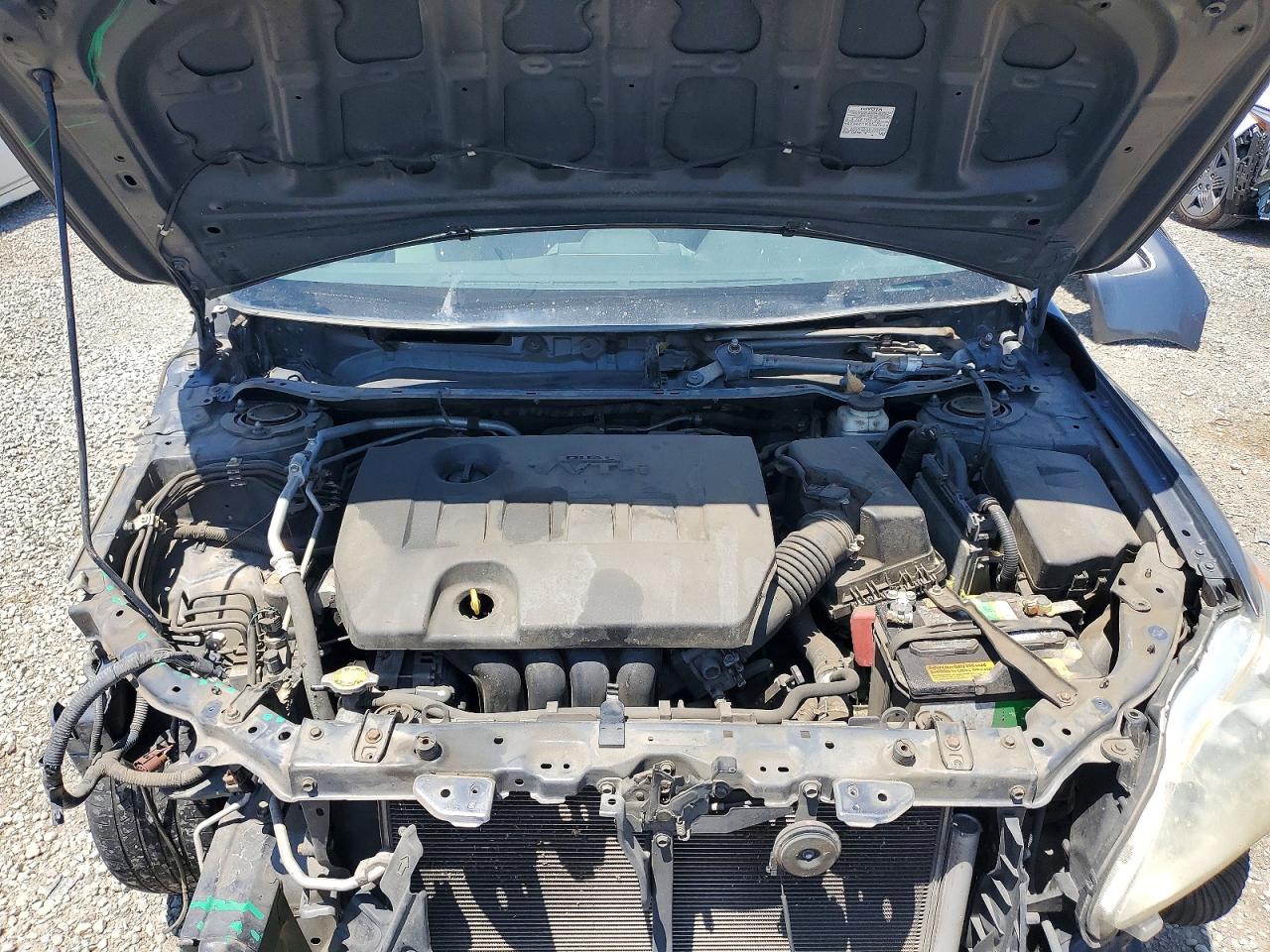 2013 TOYOTA COROLLA LE photo 21