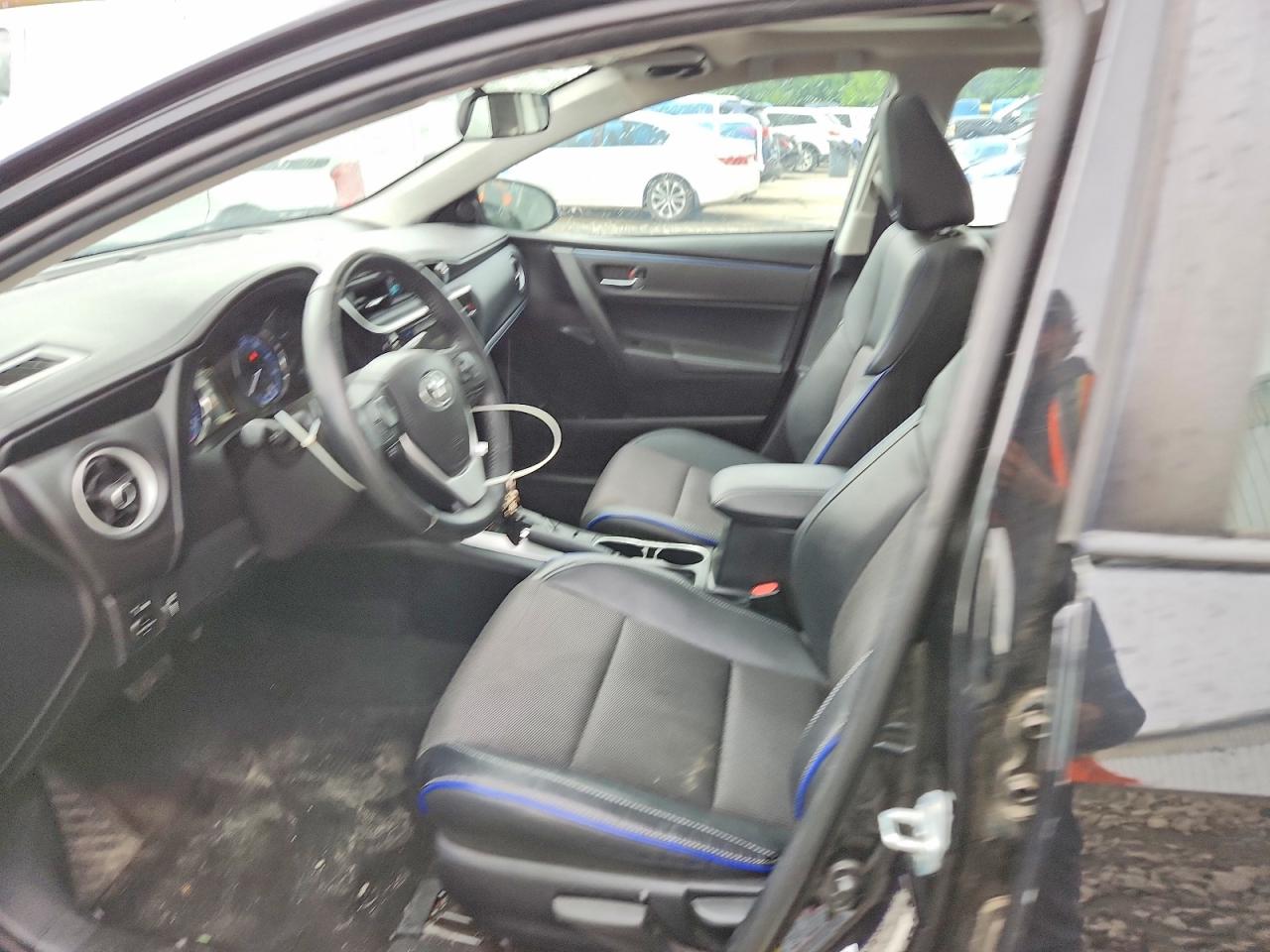 2017 TOYOTA COROLLA SE photo 19