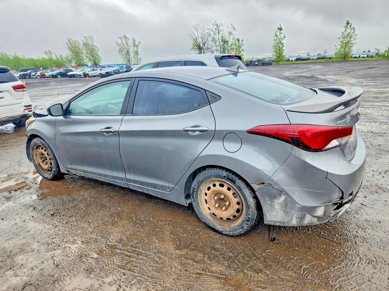 2014 HYUNDAI ELANTRA SE photo 3