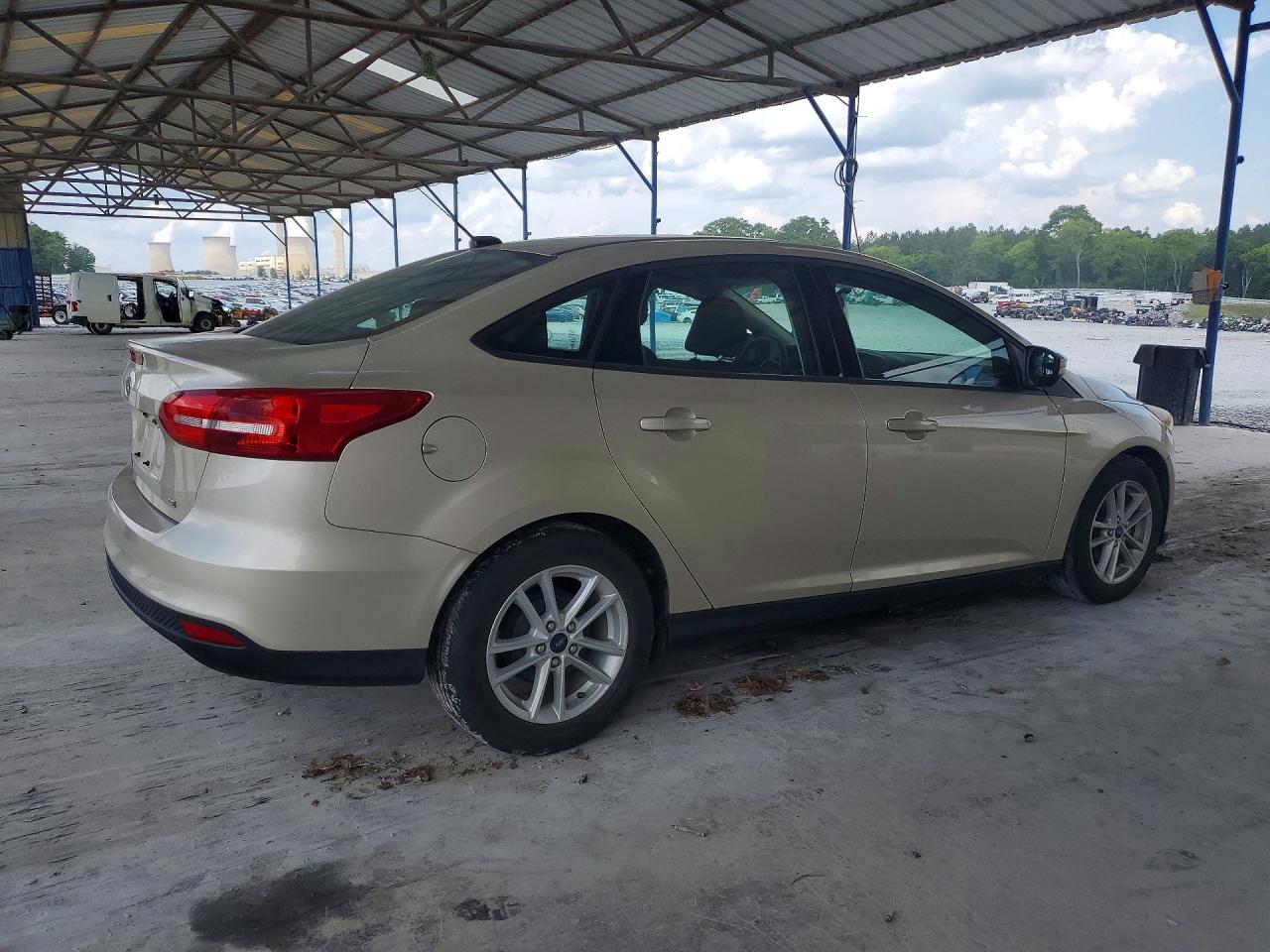 2017 FORD FOCUS SE photo 5