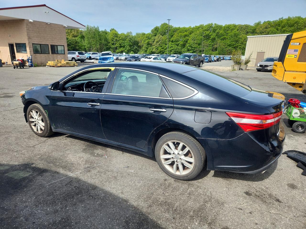 2013 TOYOTA AVALON XLE photo 4