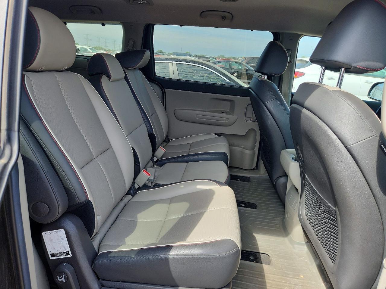 2018 KIA SEDONA LX photo 28