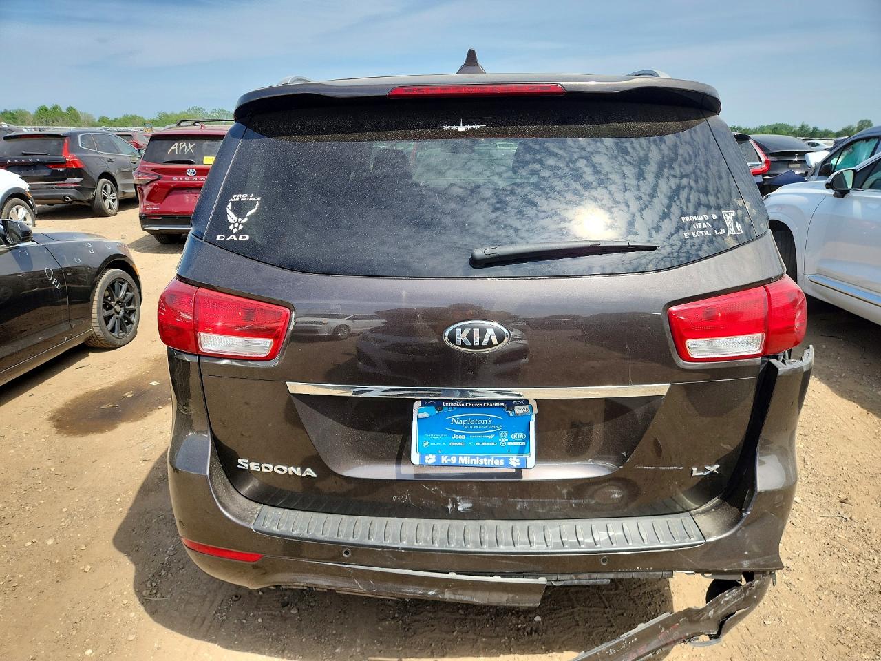 2018 KIA SEDONA LX photo 16