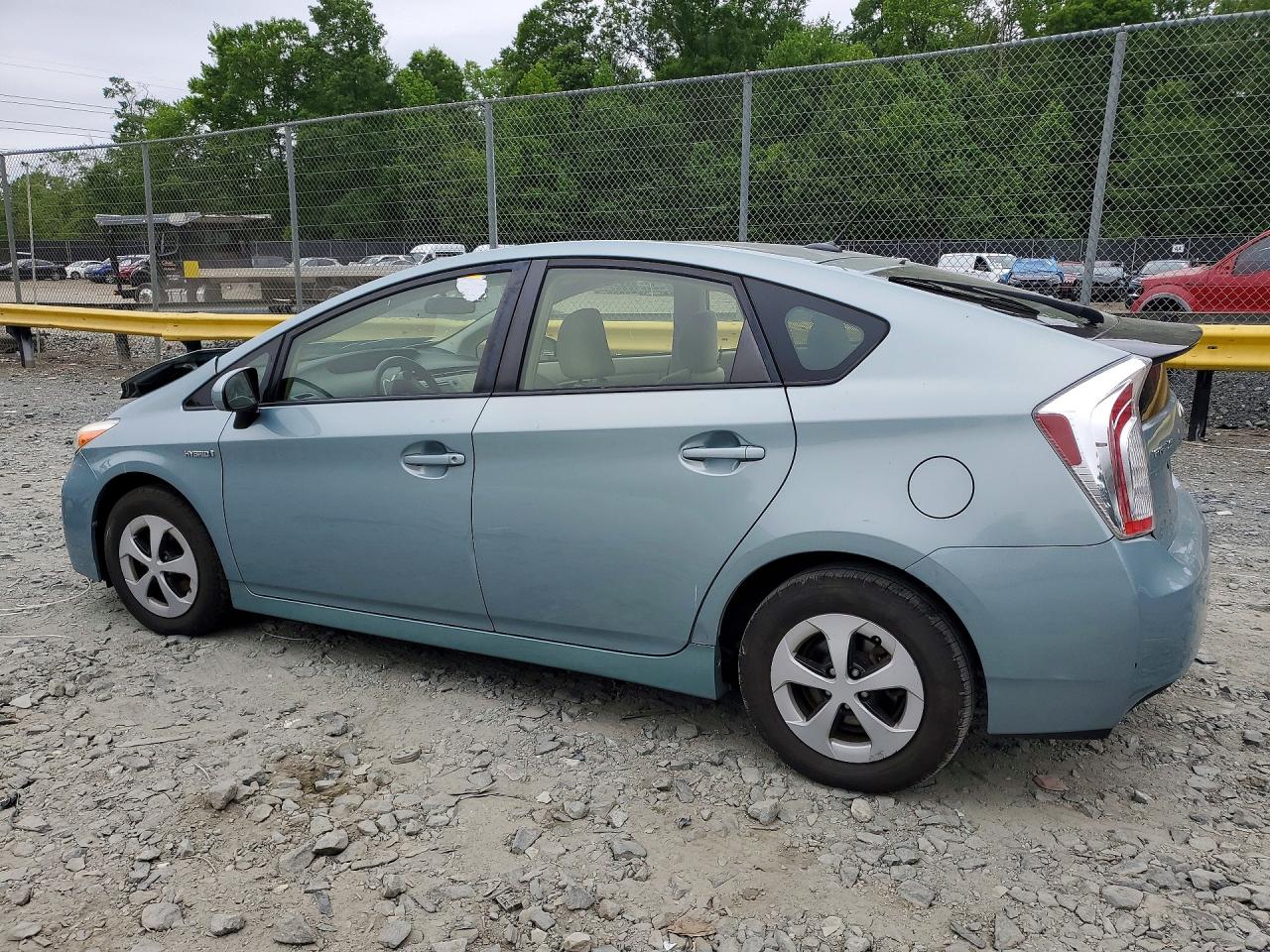 2015 TOYOTA PRIUS THREE photo 3