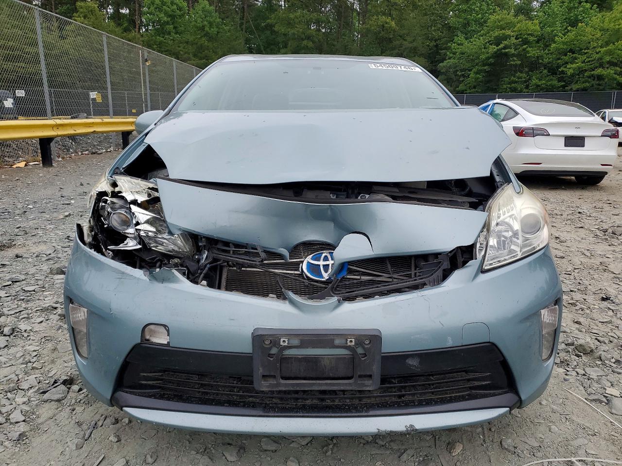 2015 TOYOTA PRIUS THREE photo 9