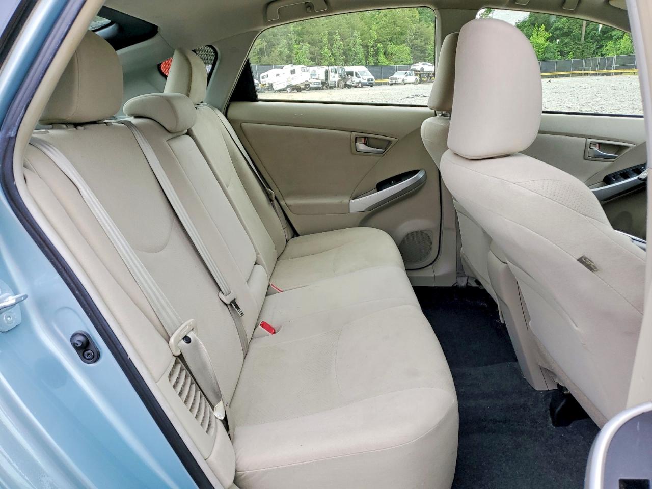 2015 TOYOTA PRIUS THREE photo 19