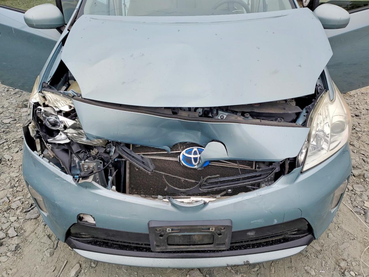 2015 TOYOTA PRIUS THREE photo 21
