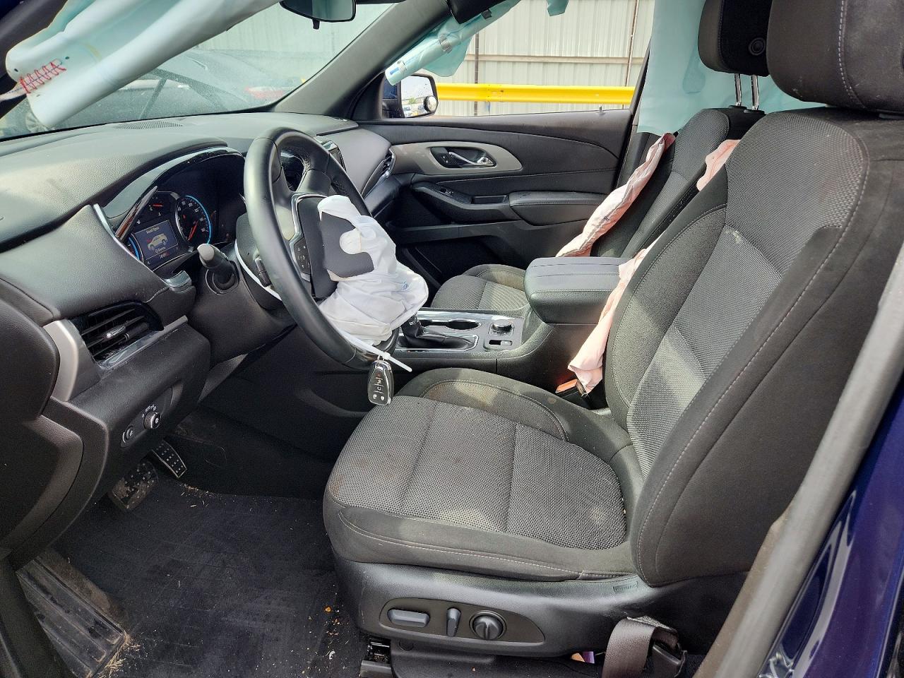 2023 CHEVROLET TRAVERSE LT photo 19