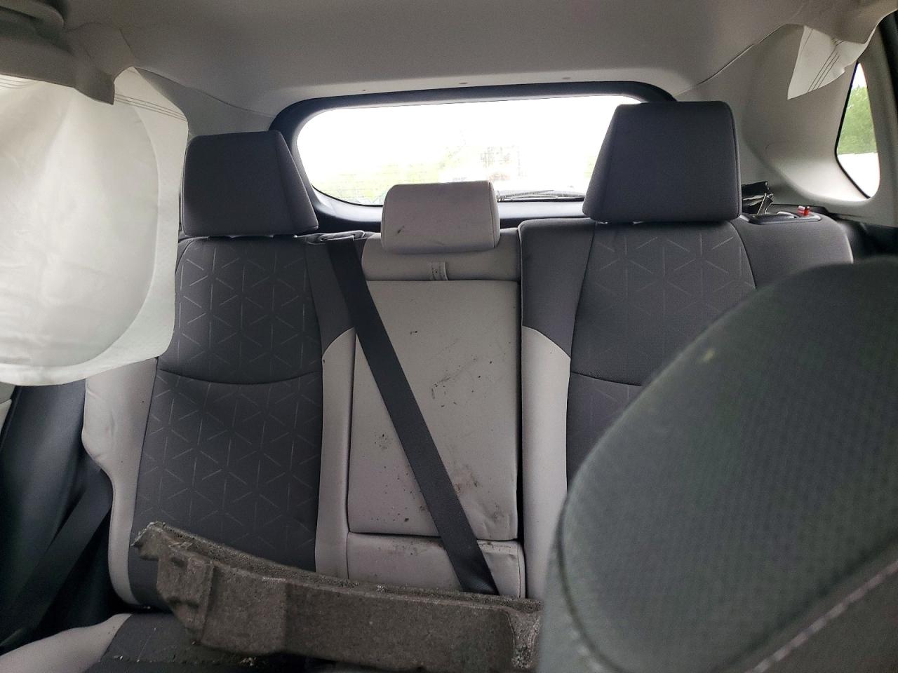 2025 TOYOTA RAV4 XLE photo 19