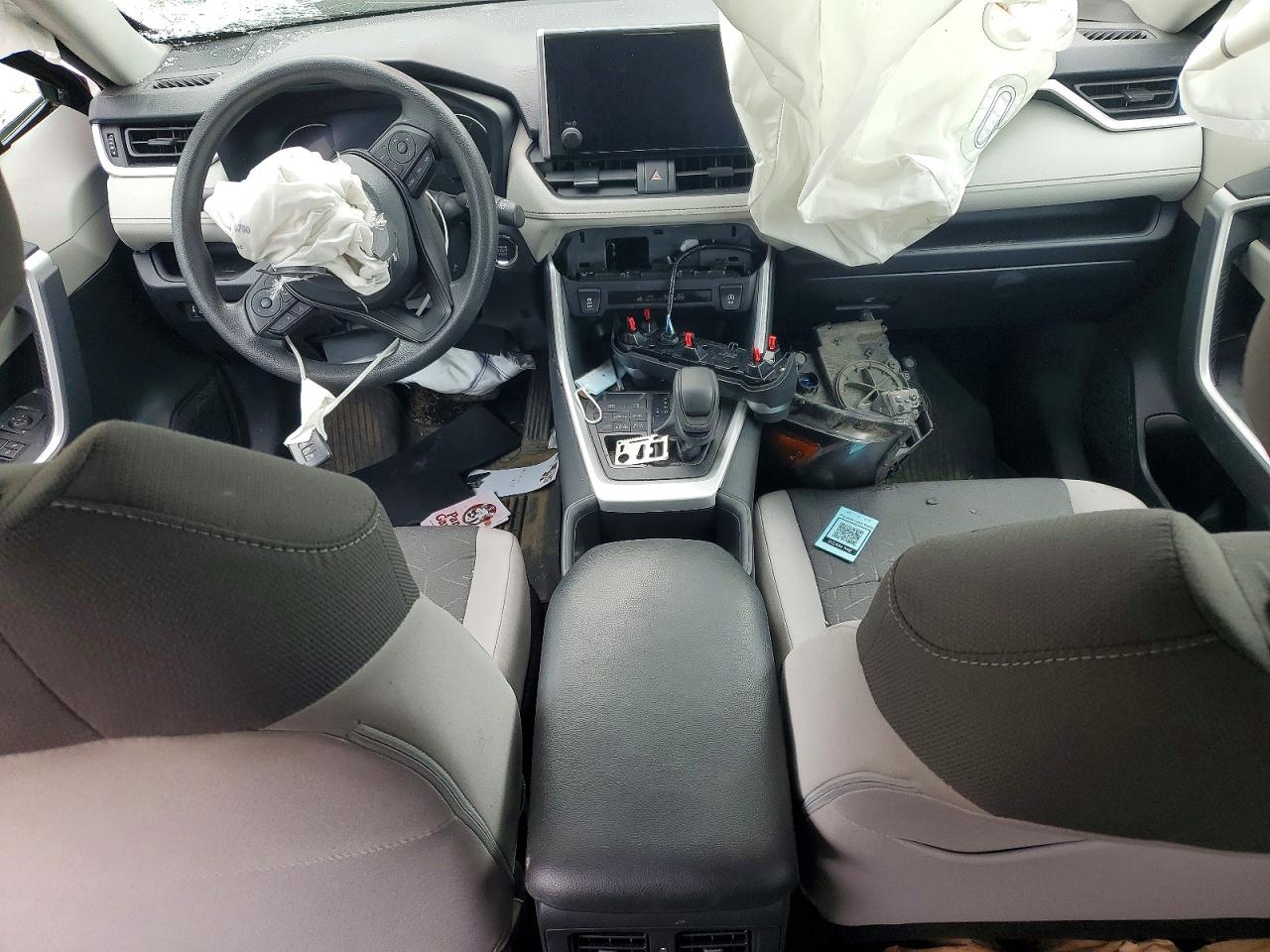 2025 TOYOTA RAV4 XLE photo 15