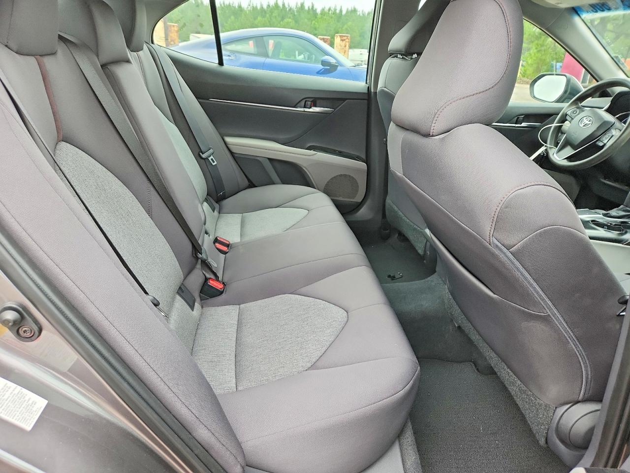 2018 TOYOTA CAMRY LE photo 19