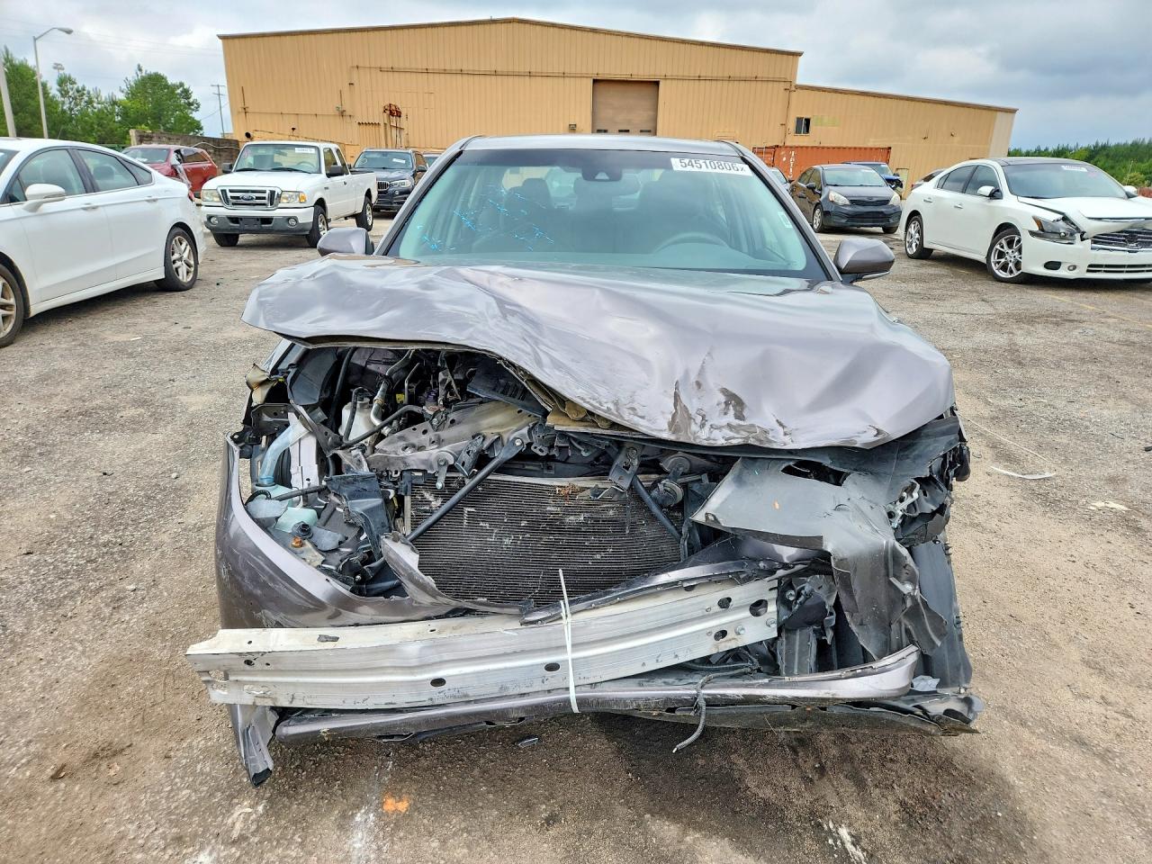 2018 TOYOTA CAMRY LE photo 9