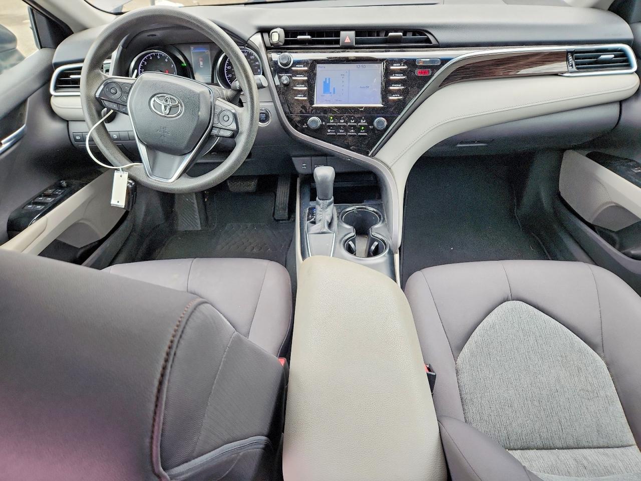 2018 TOYOTA CAMRY LE photo 15