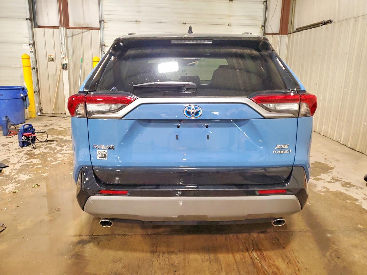 2022 TOYOTA RAV4 XSE photo 6