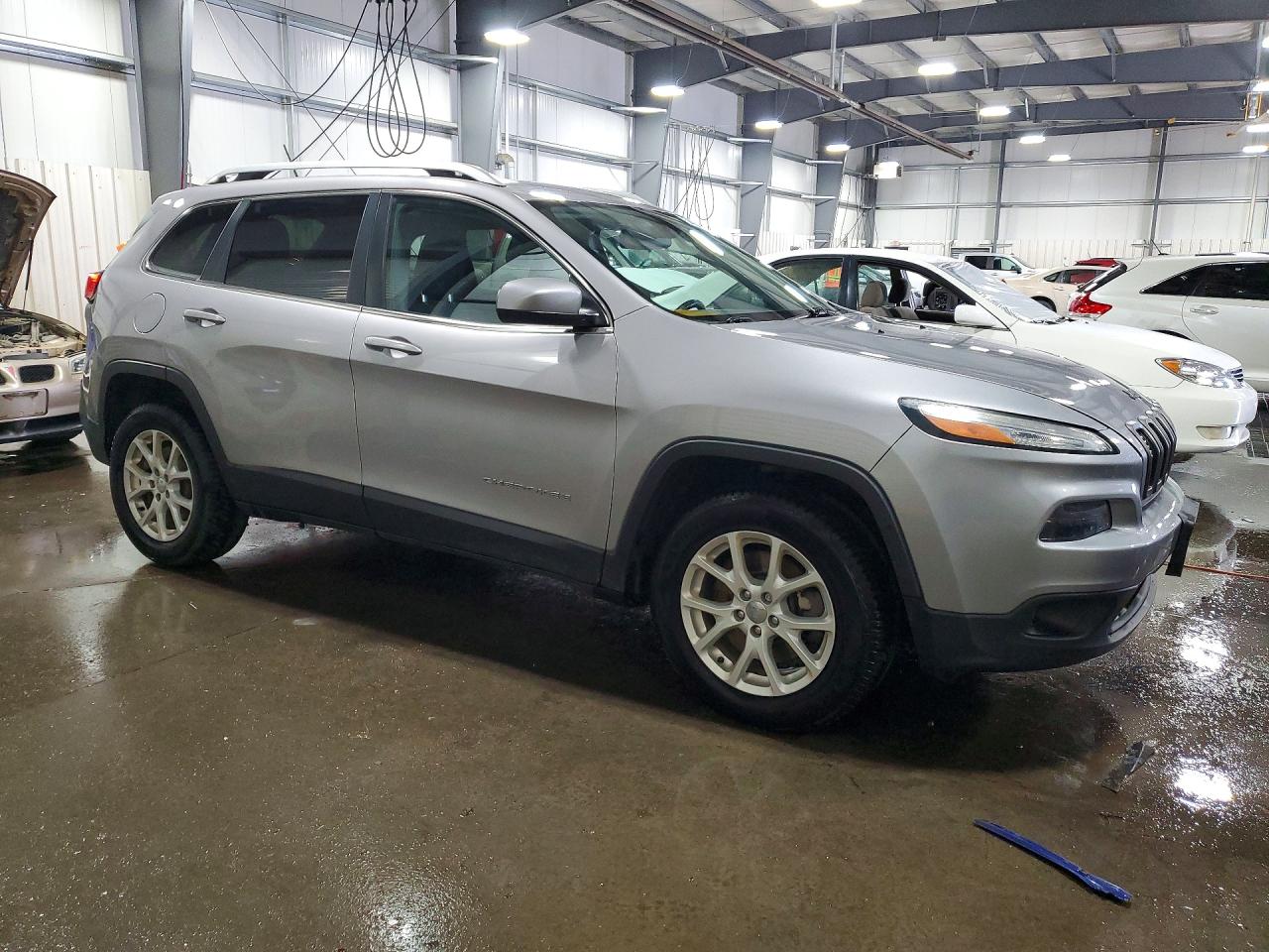 2017 JEEP CHEROKEE LATITUDE photo 7
