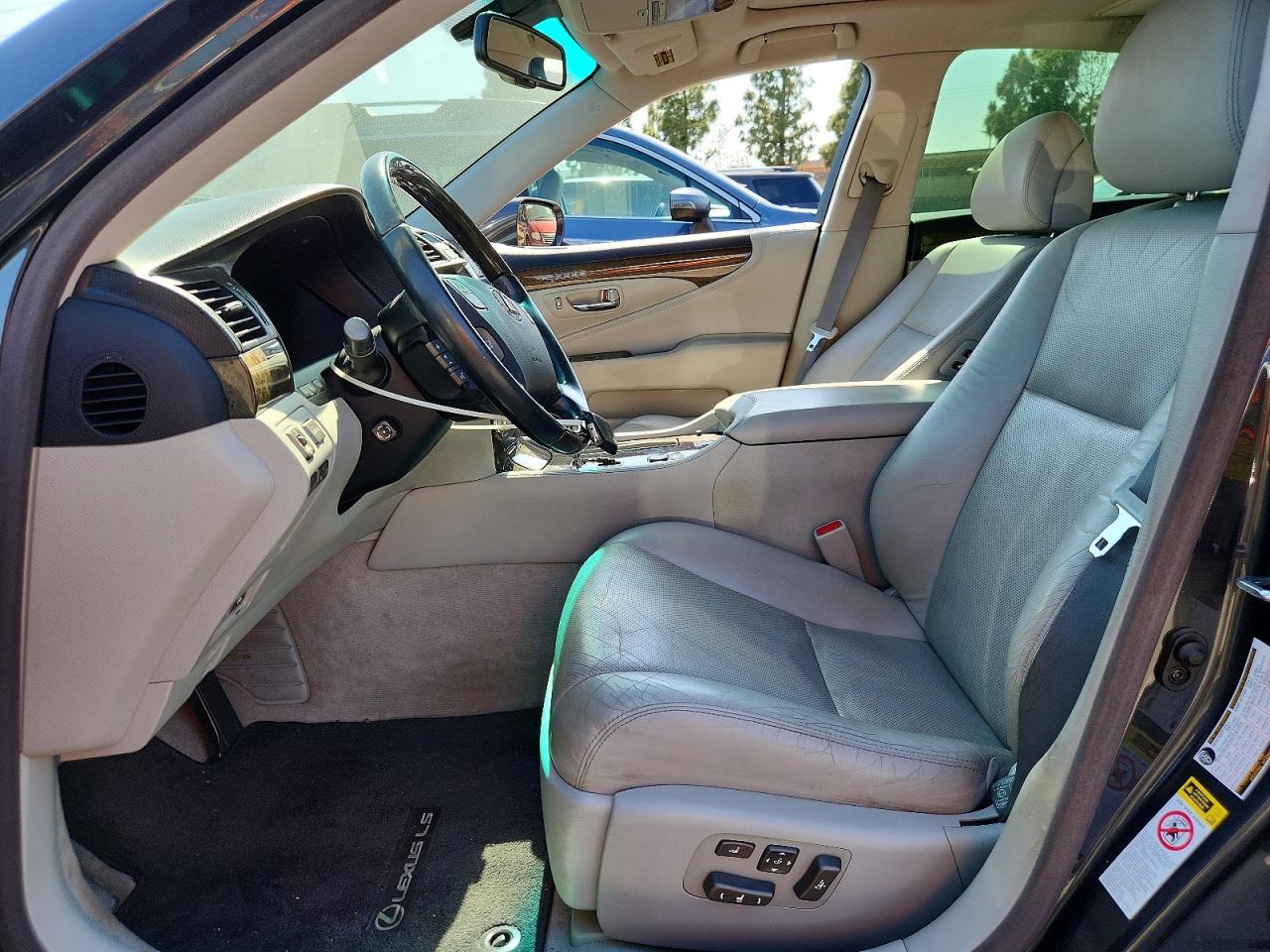 2010 LEXUS LS 460 photo 13