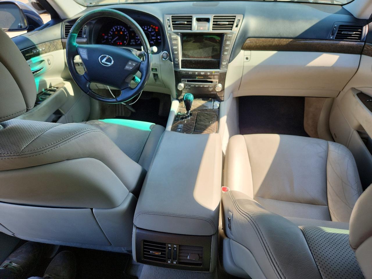 2010 LEXUS LS 460 photo 15