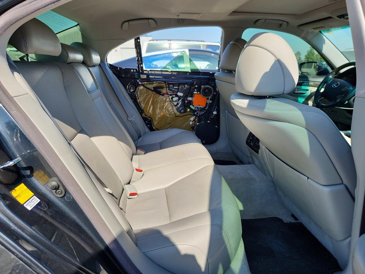 2010 LEXUS LS 460 photo 19