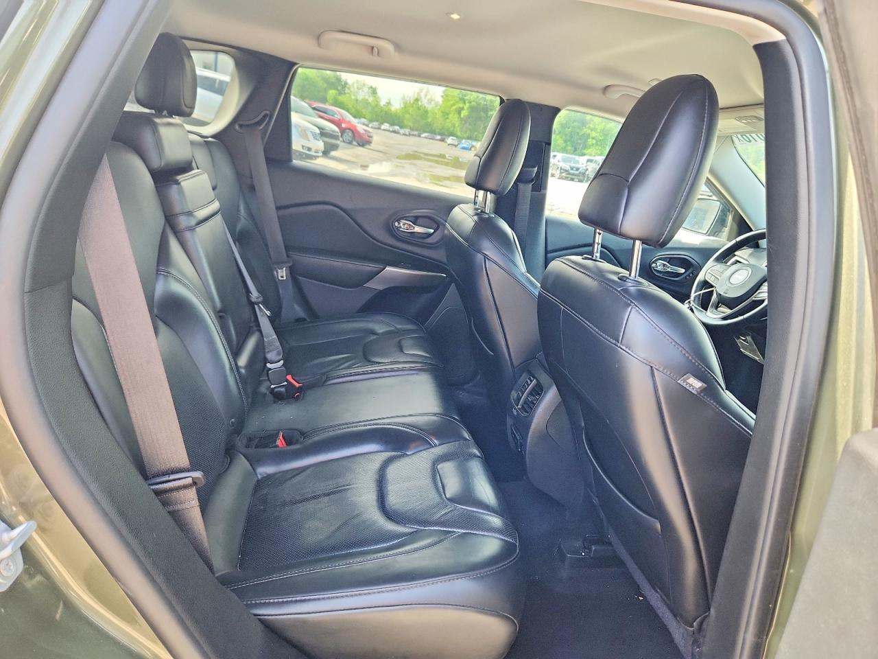 2019 JEEP CHEROKEE LIMITED photo 11