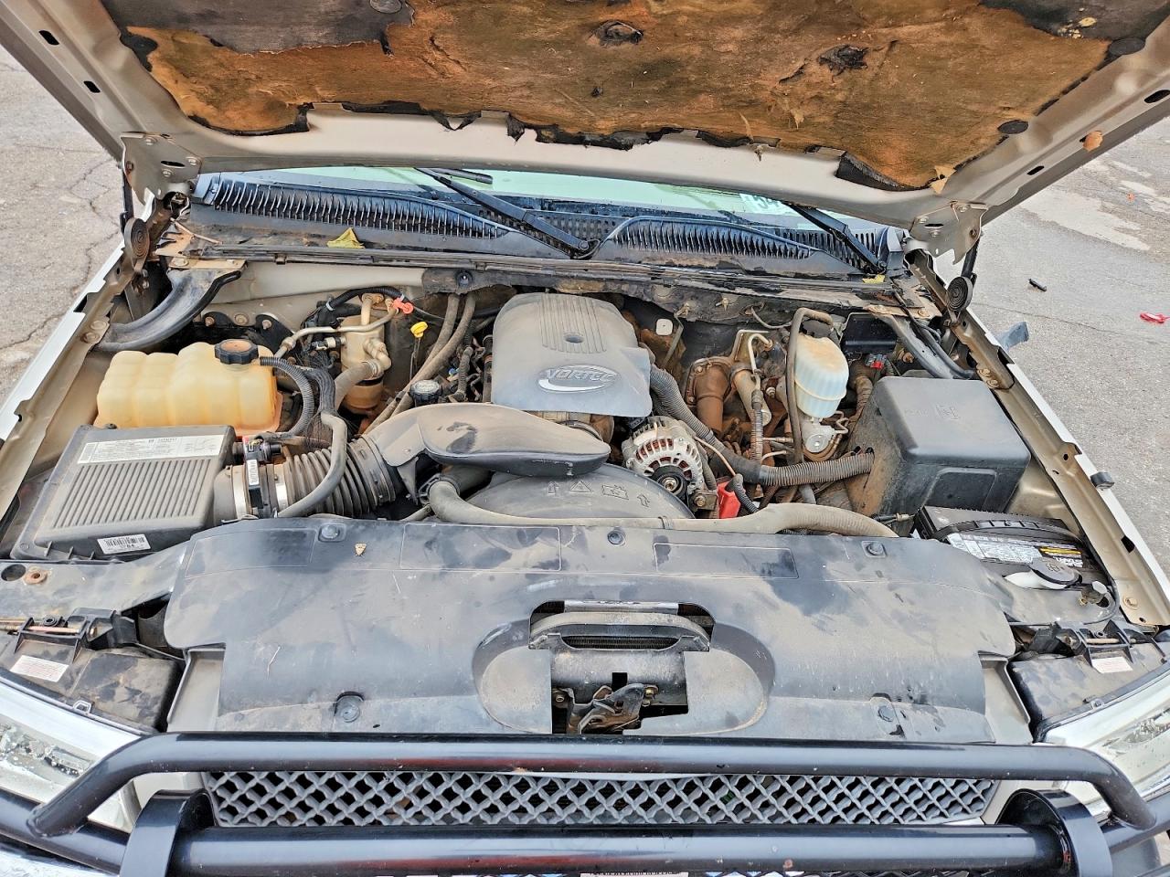 2004 CHEVROLET AVALANCHE K1500 photo 31