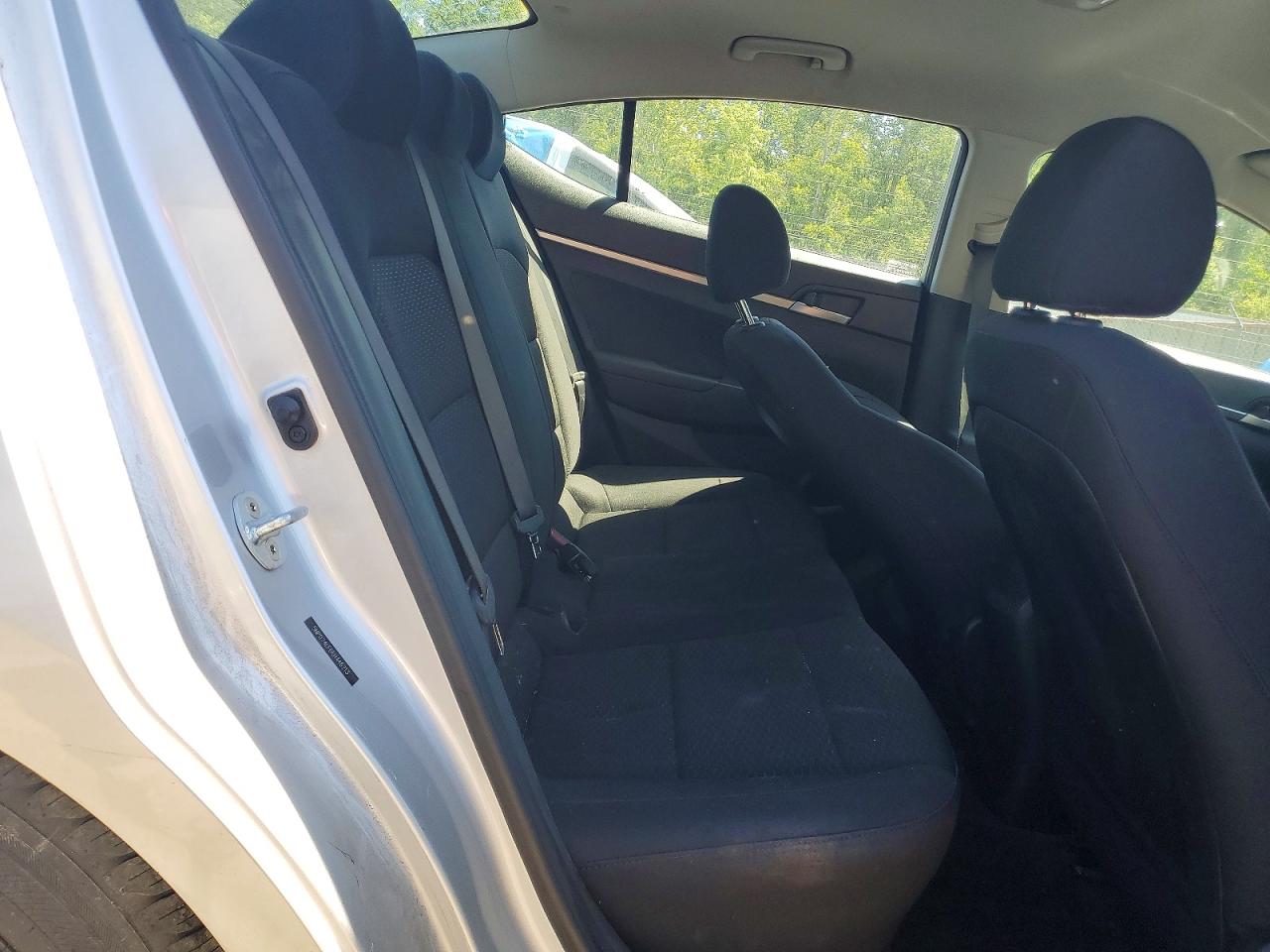 2019 HYUNDAI ELANTRA SE photo 19