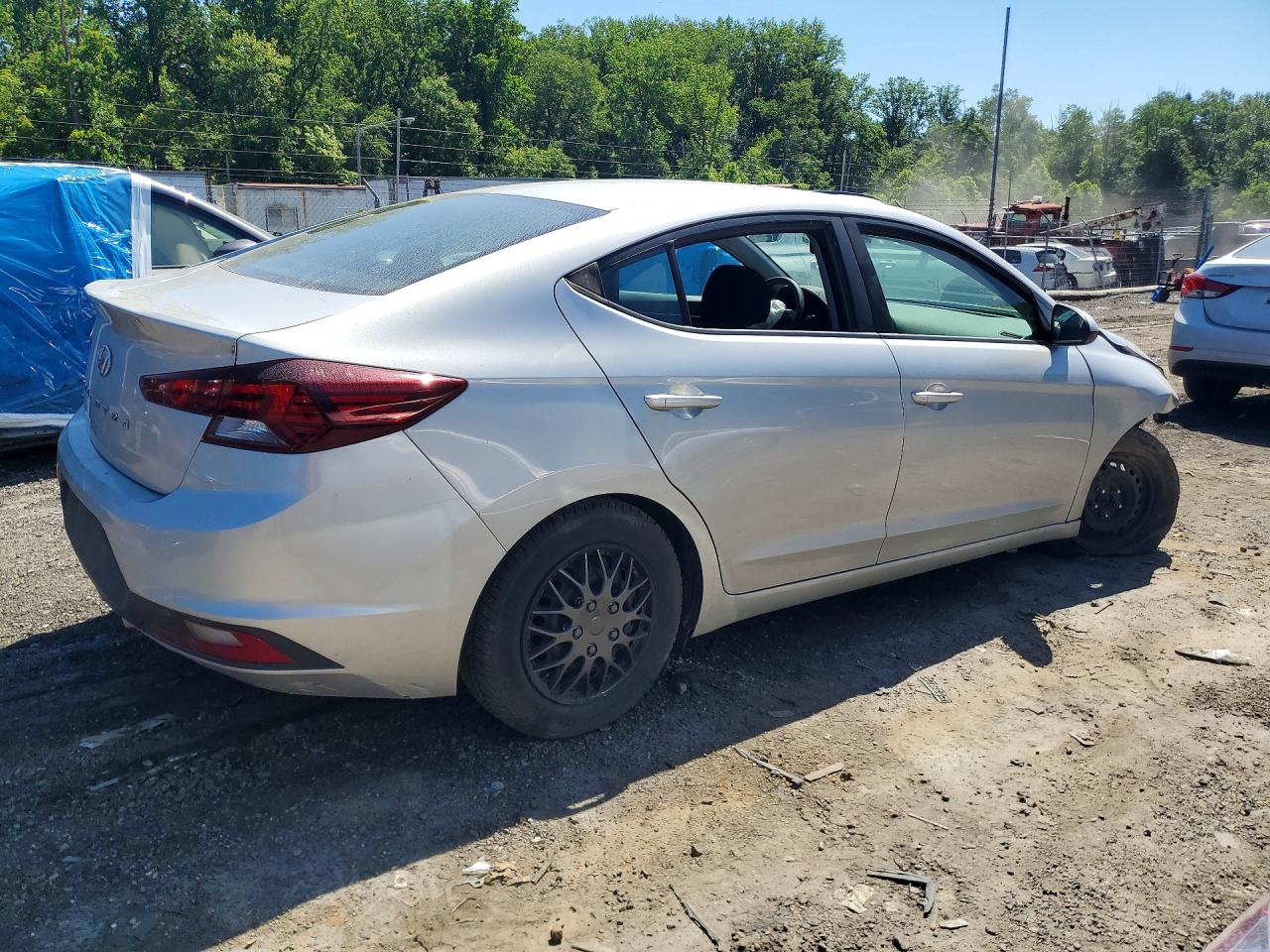 2019 HYUNDAI ELANTRA SE photo 5