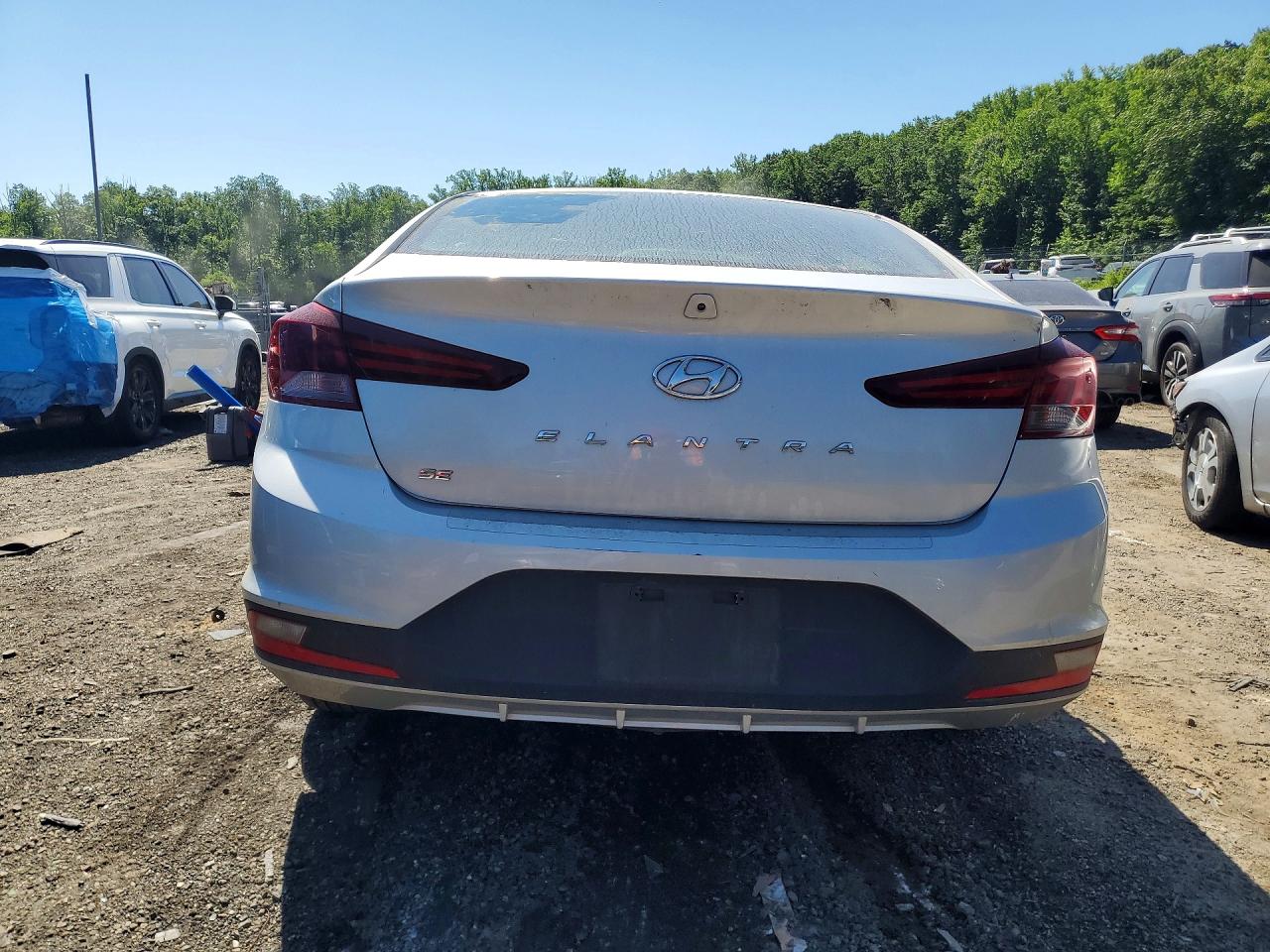 2019 HYUNDAI ELANTRA SE photo 11