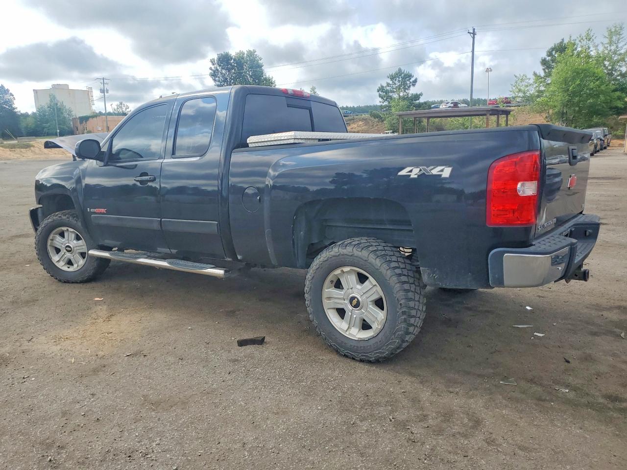 2007 CHEVROLET SILVERADO K1500 photo 2