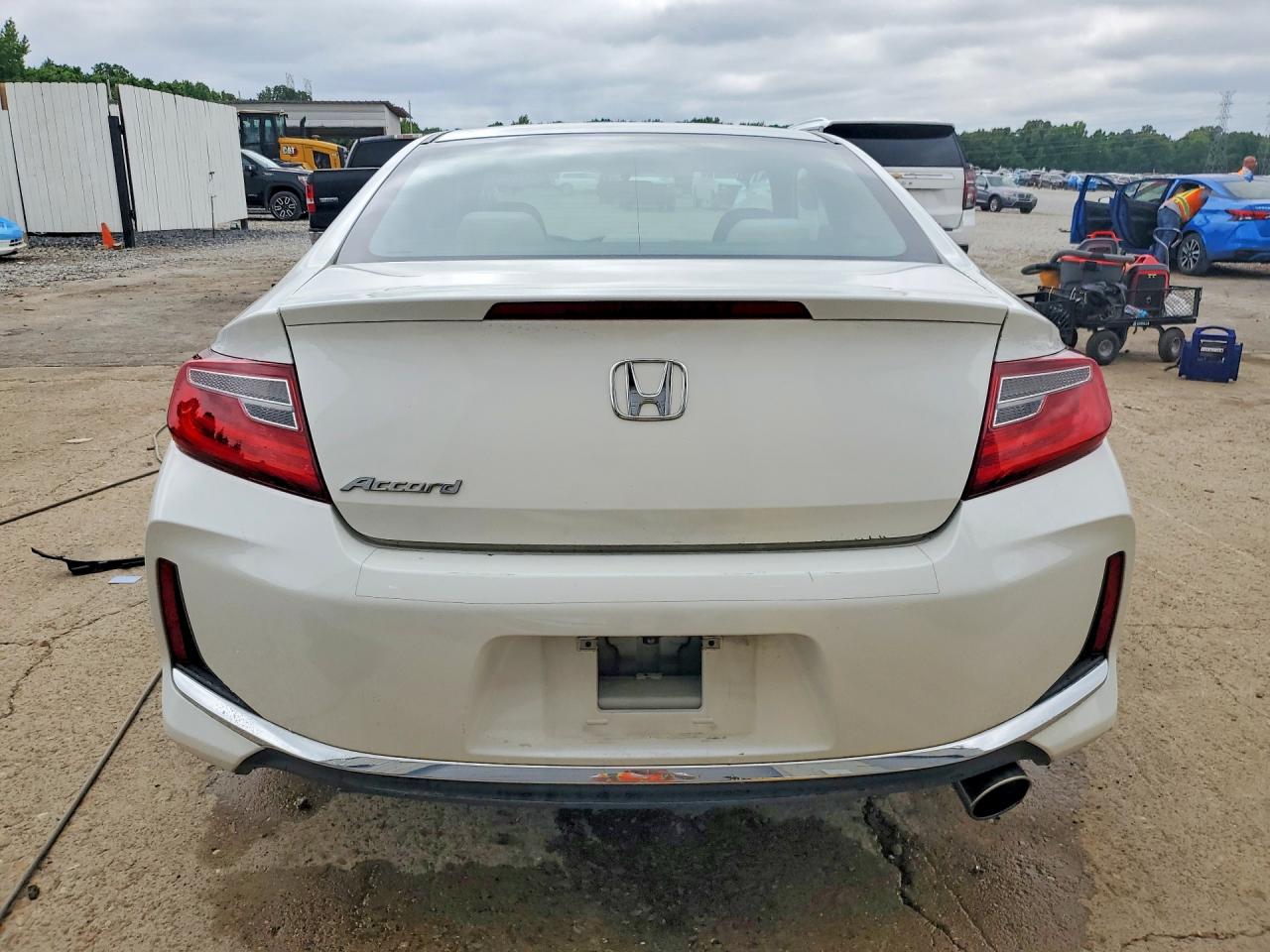 2017 HONDA ACCORD LX-S photo 11