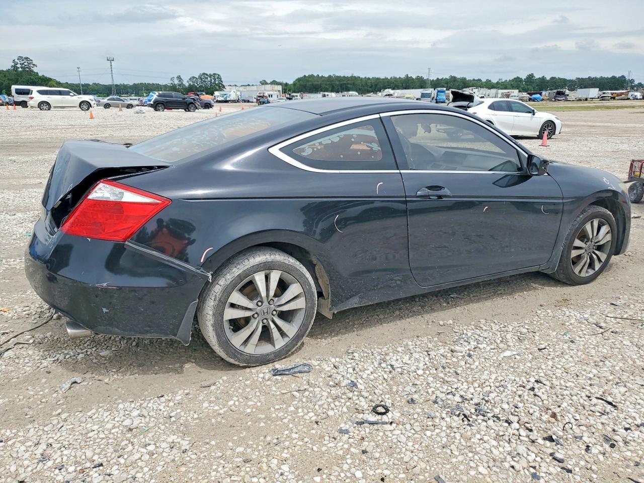2010 HONDA ACCORD LX photo 5