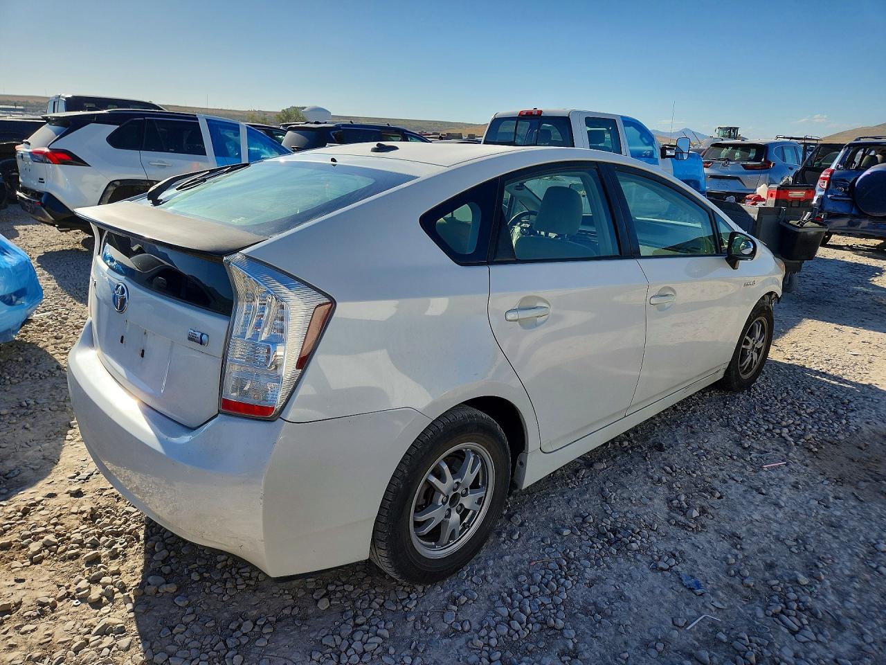 2011 TOYOTA PRIUS TWO photo 7