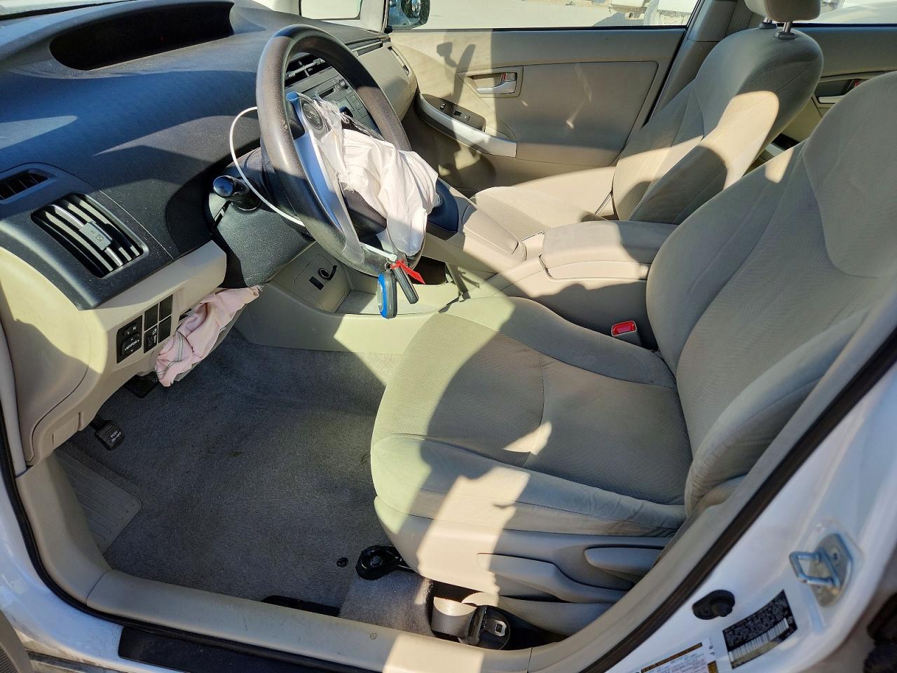 2011 TOYOTA PRIUS TWO photo 19