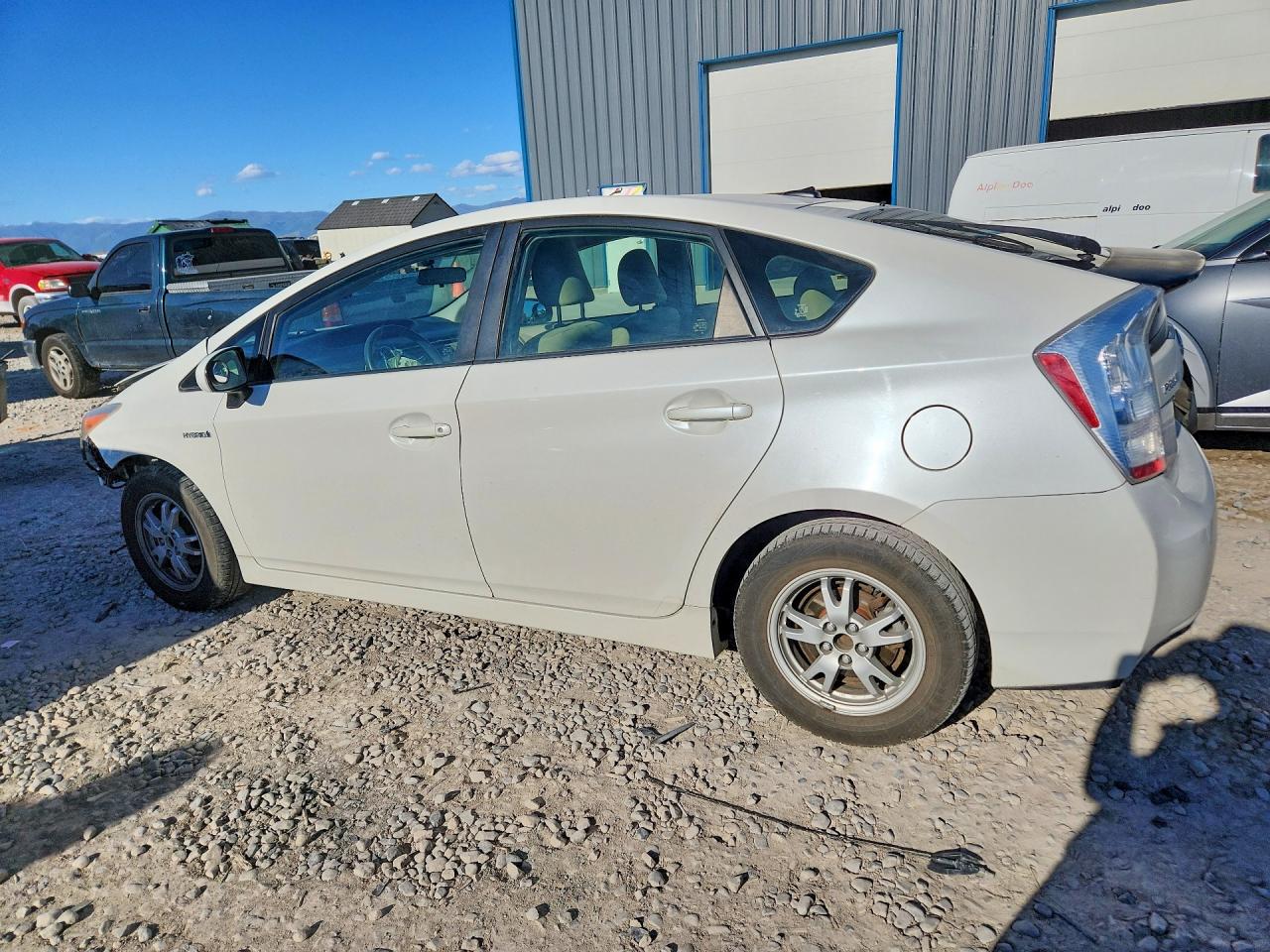 2011 TOYOTA PRIUS TWO photo 4
