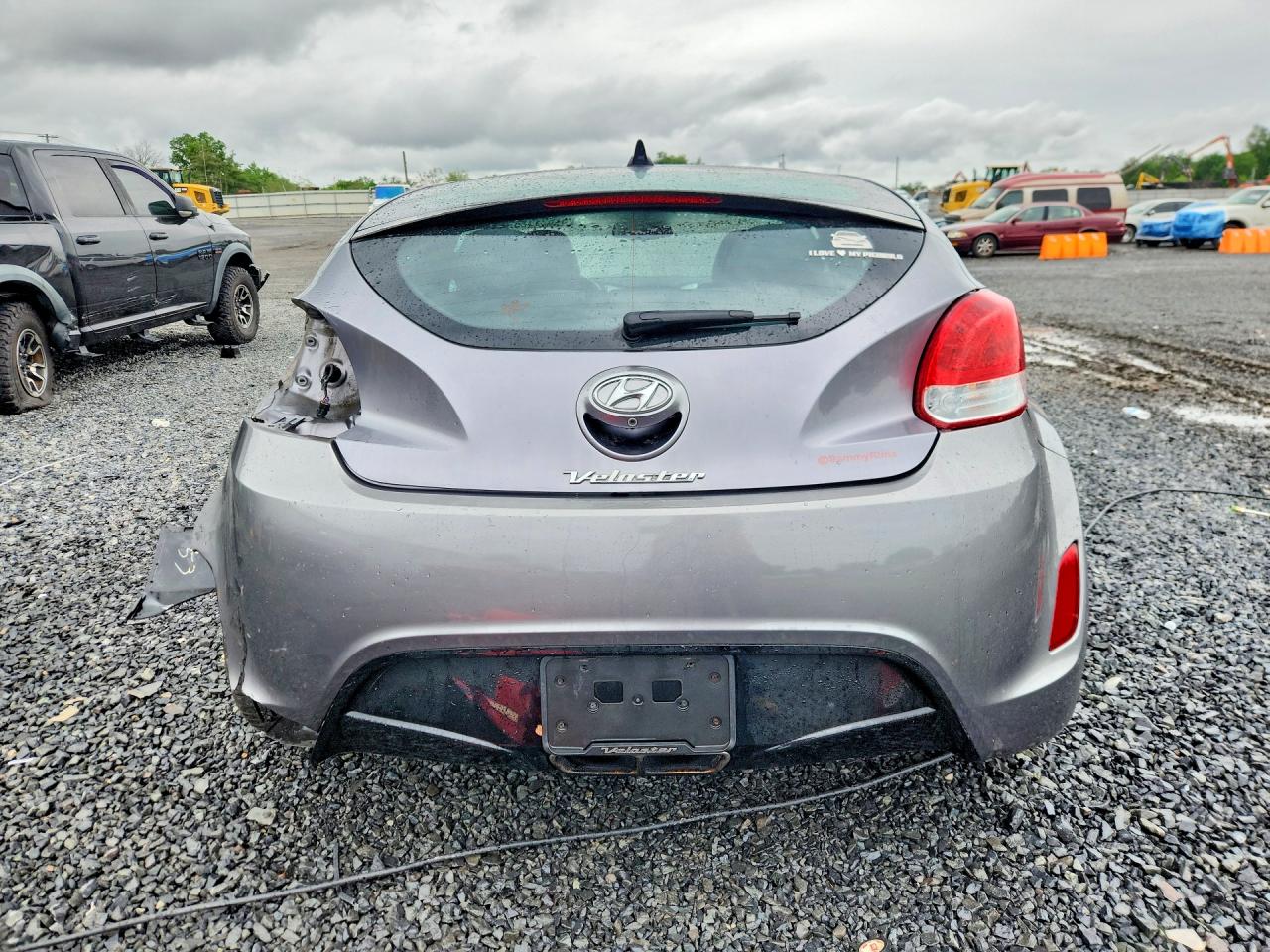 2014 HYUNDAI VELOSTER BASE photo 11