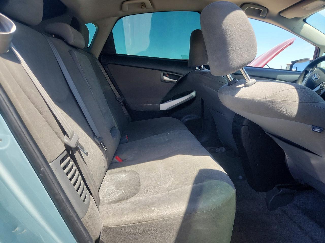 2013 TOYOTA PRIUS TWO photo 28