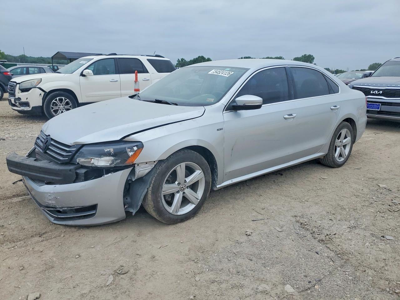 2015 VOLKSWAGEN PASSAT