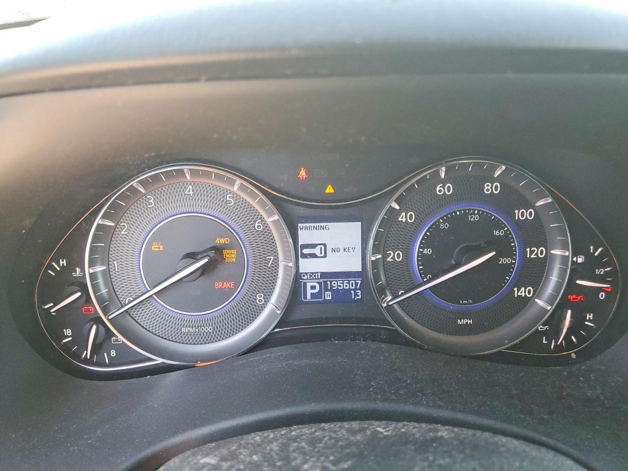 2012 INFINITI QX56 BASE photo 9