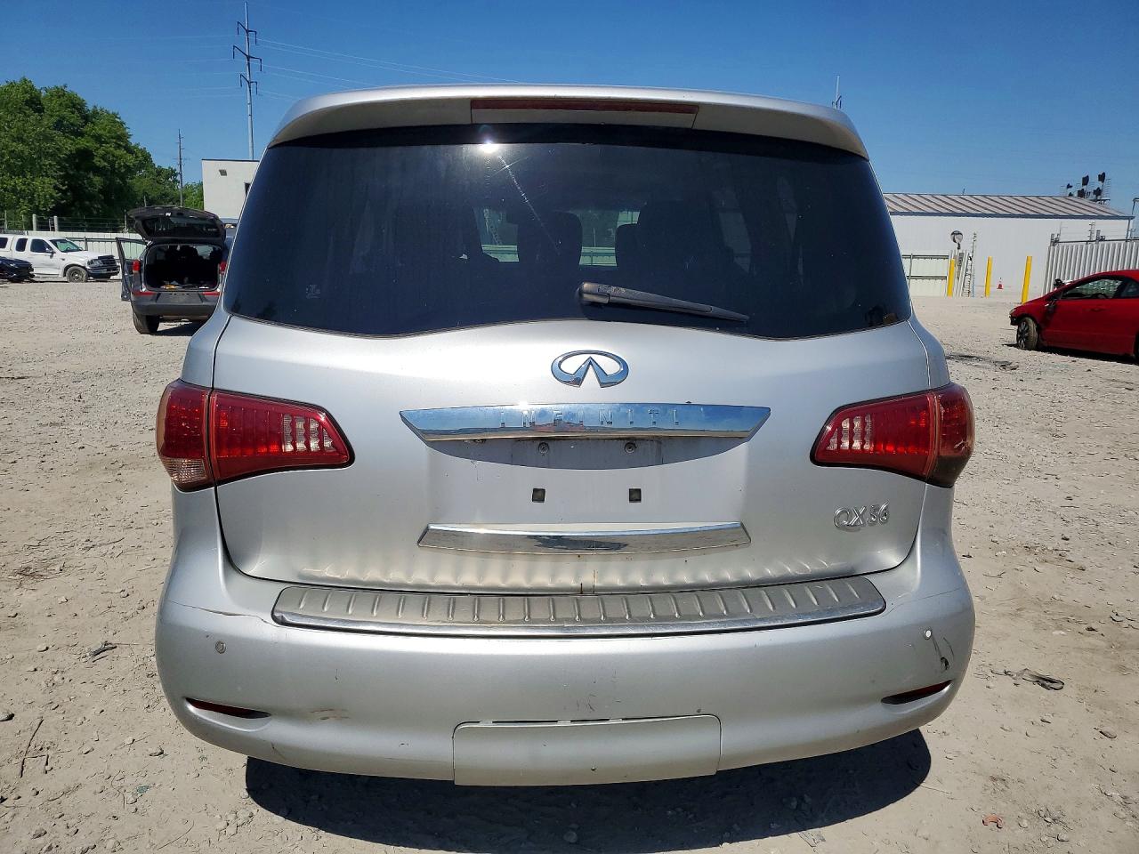 2012 INFINITI QX56 BASE photo 6