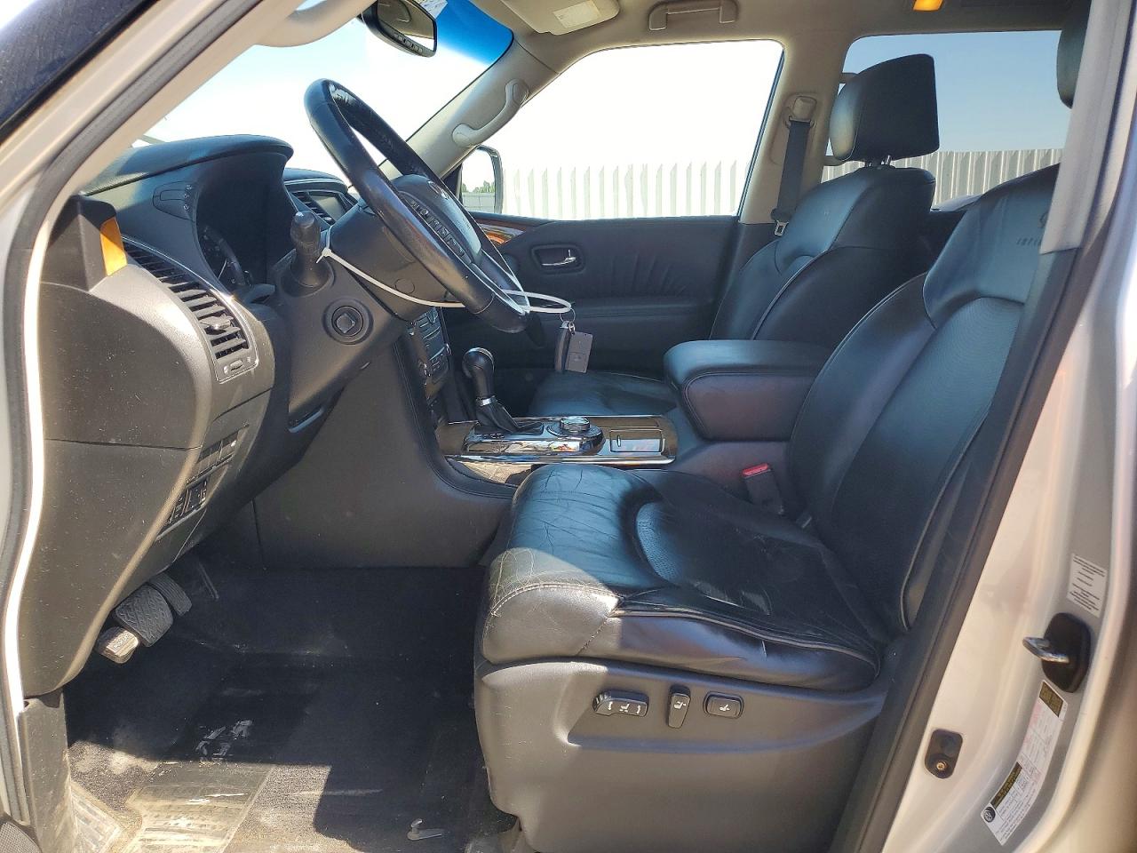2012 INFINITI QX56 BASE photo 7