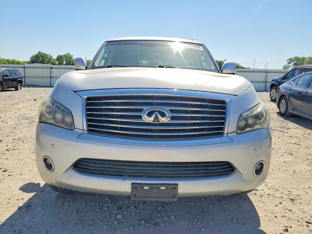 2012 INFINITI QX56 BASE photo 5