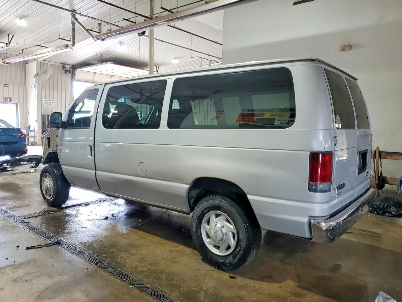 2006 FORD ECONOLINE E350 SUPER DUTY WAGON photo 3