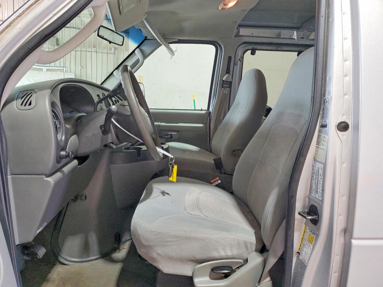 2006 FORD ECONOLINE E350 SUPER DUTY WAGON photo 13