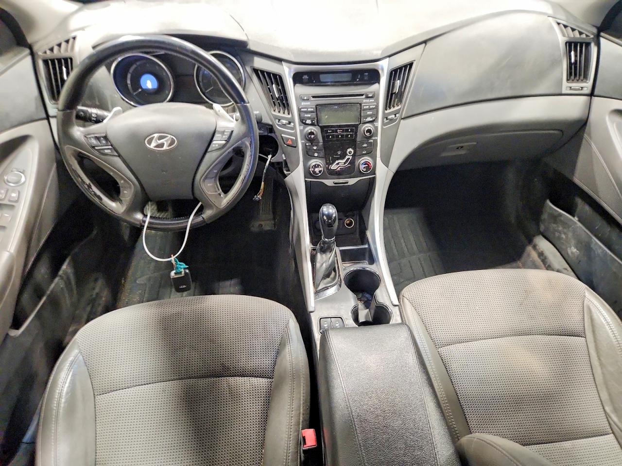 2013 HYUNDAI SONATA SE photo 15