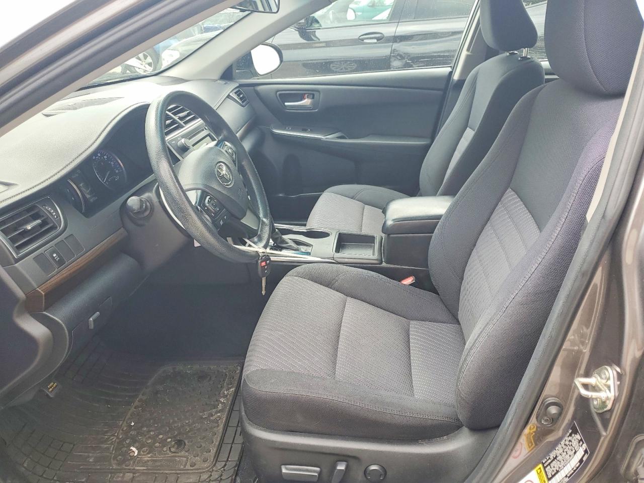 2016 TOYOTA CAMRY LE photo 13