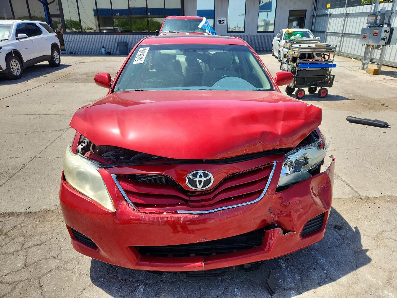 2010 TOYOTA CAMRY LE photo 13