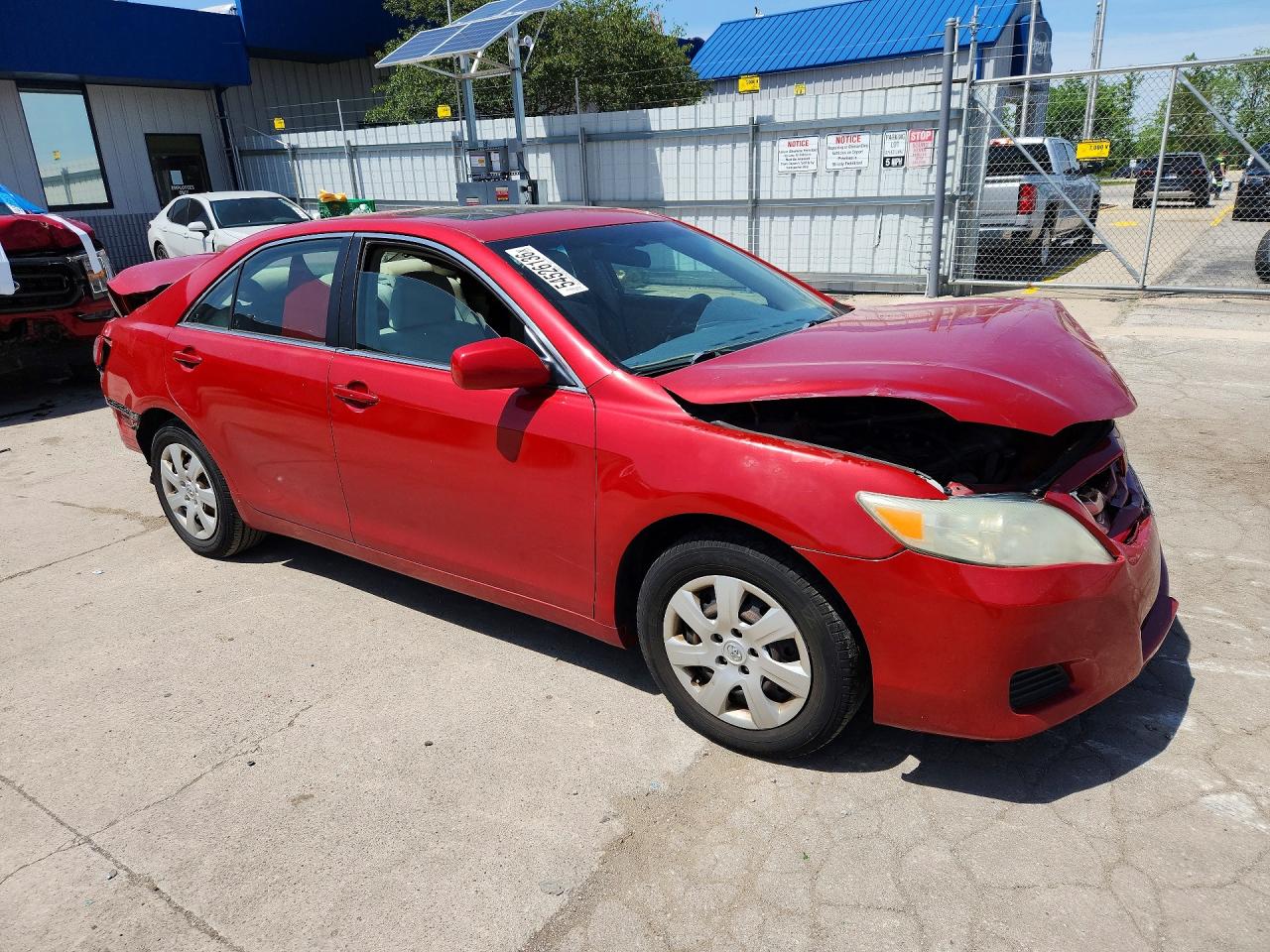 2010 TOYOTA CAMRY LE photo 10
