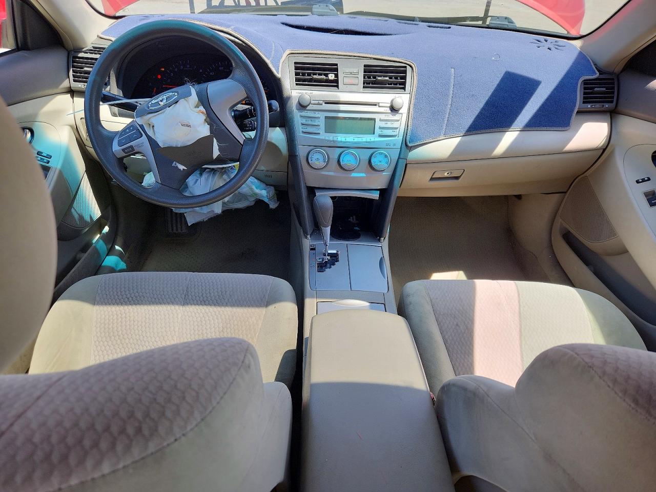 2010 TOYOTA CAMRY LE photo 22