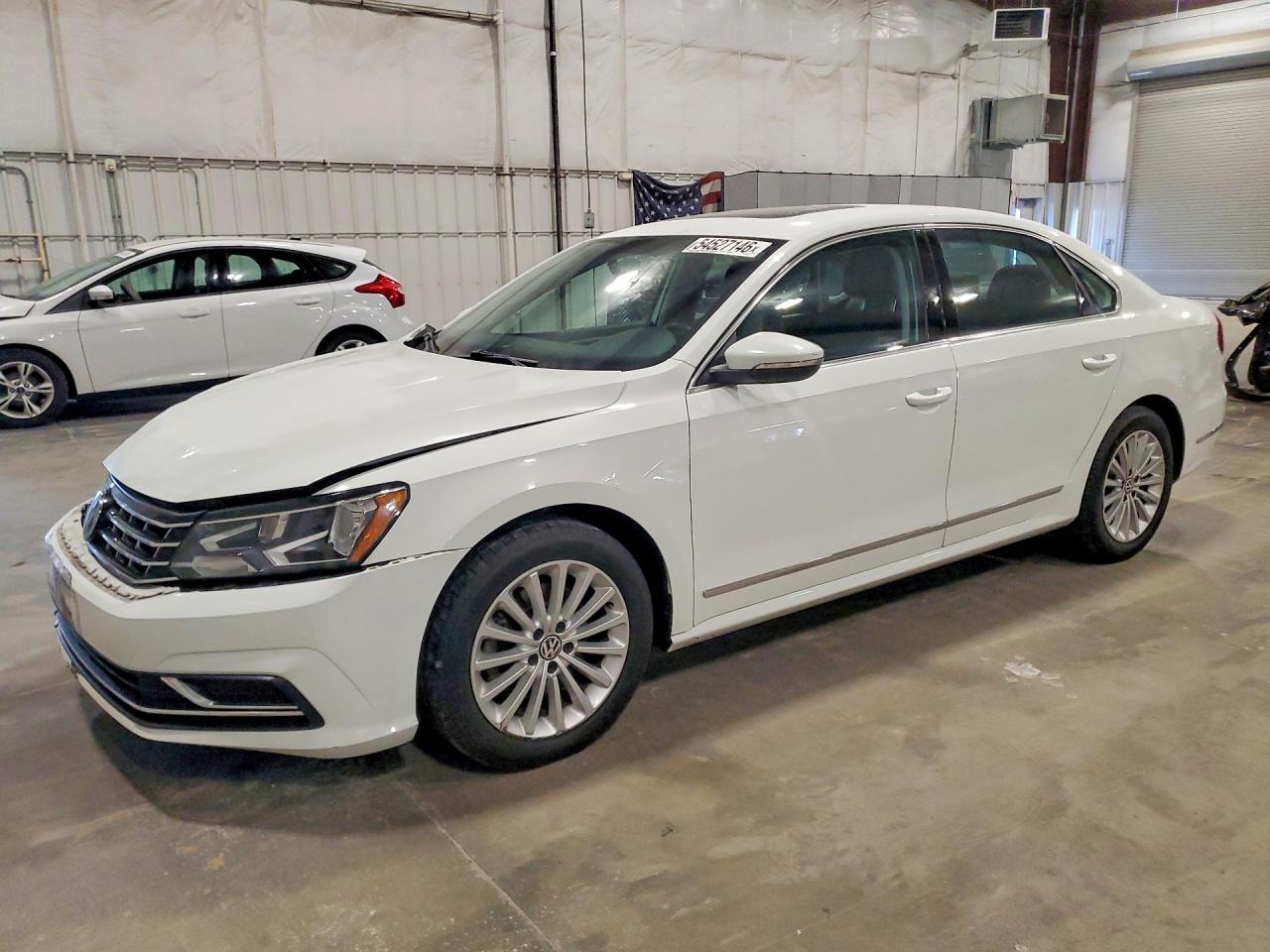 2017 VOLKSWAGEN PASSAT