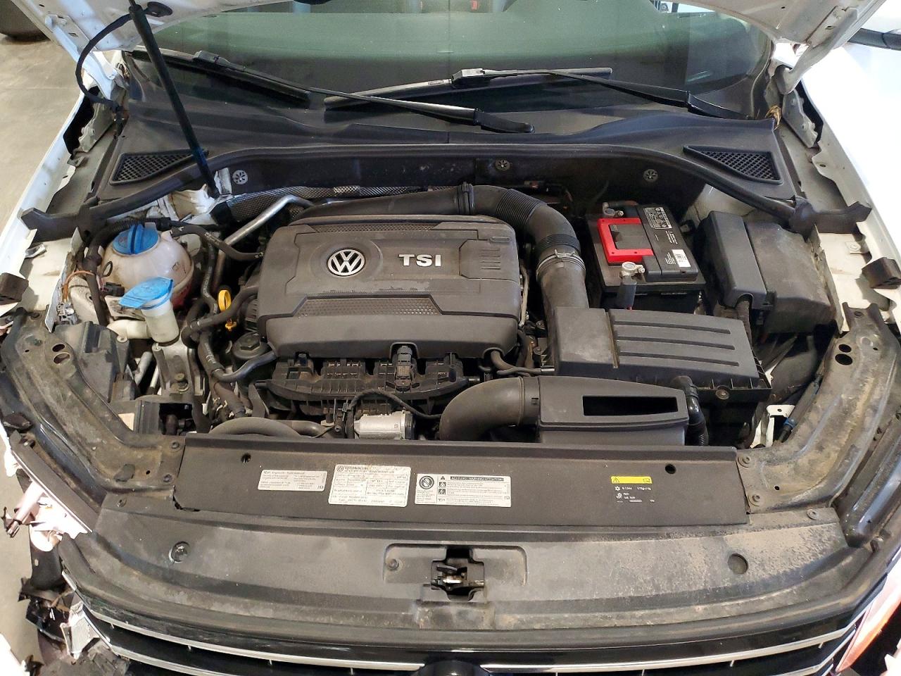 2017 VOLKSWAGEN PASSAT SE photo 31
