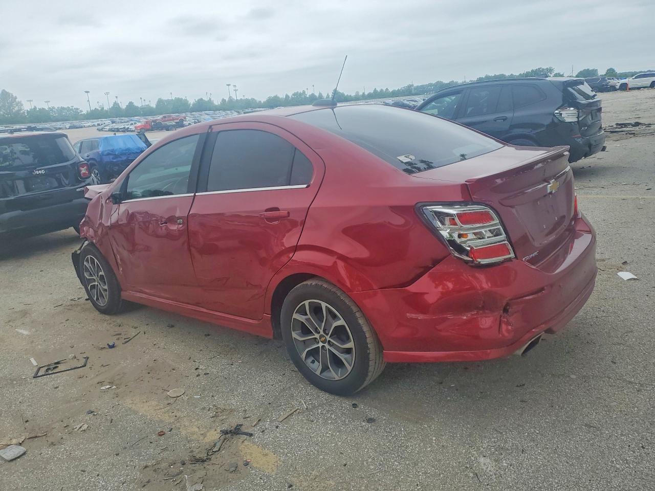 2017 CHEVROLET SONIC LT photo 4